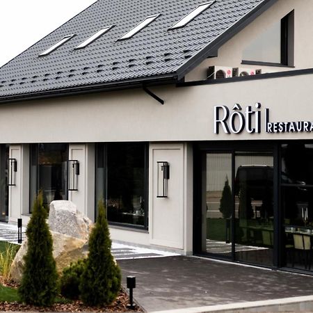 R.Hotel Chernivtsi Exterior foto
